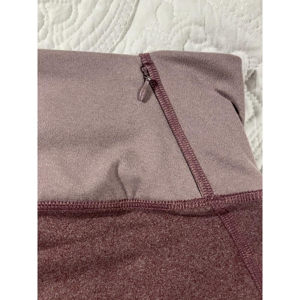 Fabletics Leggings Women's Size Medium Mauve 21" inseam Athleisure Wear Yoga - Picture 6 of 8